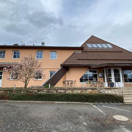 Отель Restaurace Pyramida Карловы Вары Экстерьер фото